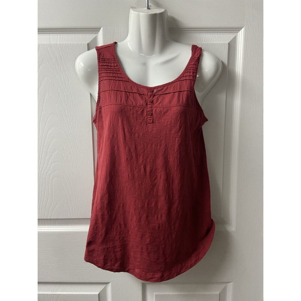 Eddie Bauer Tank Top Womens Small Red Pleated Button Accent Outdoor Camping Knit